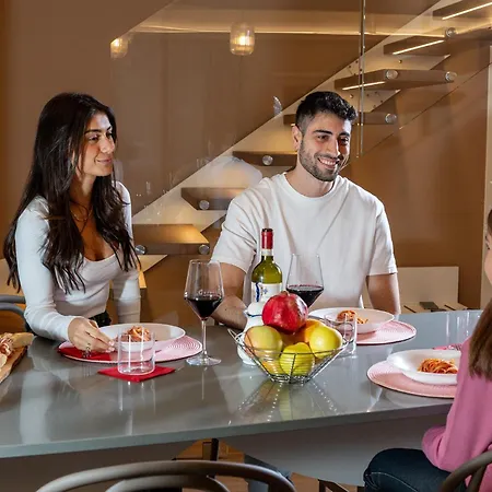 La Vecchia Cantina Guzzardi Lari