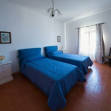 La Vecchia Cantina Guzzardi بيت للعطل Lari