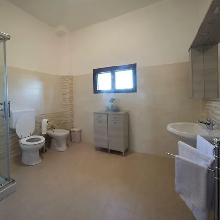 La Vecchia Cantina Guzzardi * Lari