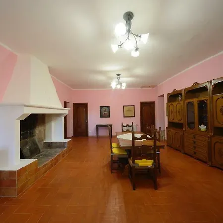 بيت للعطل La Vecchia Cantina Guzzardi Lari